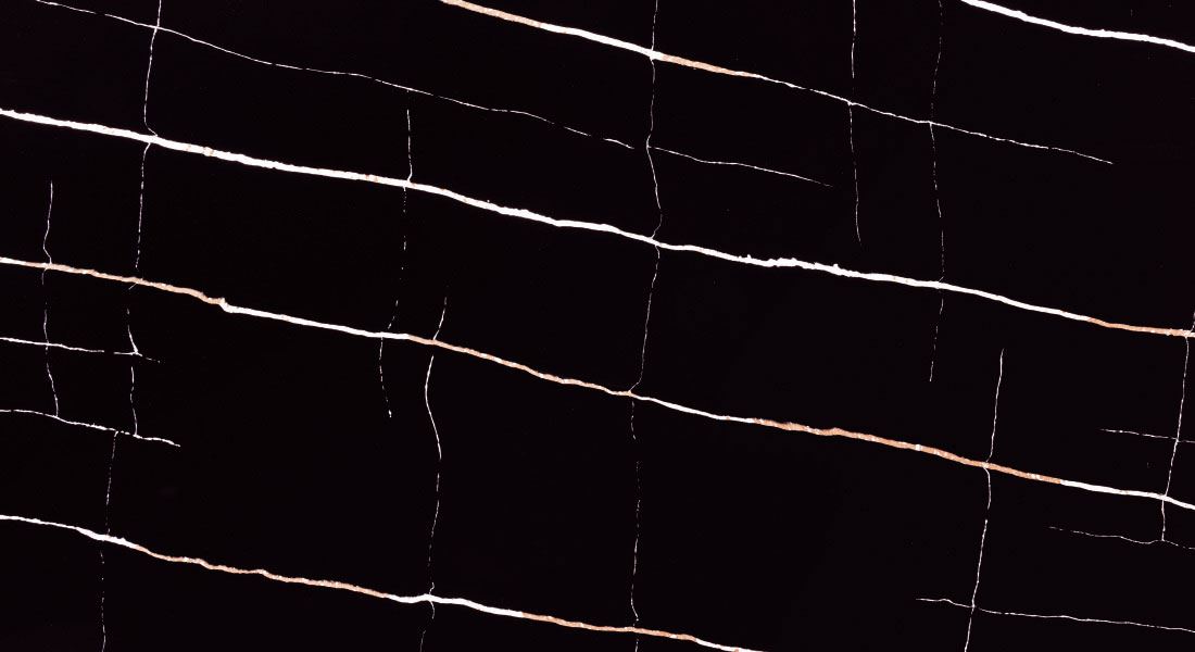 Calacatta Mulberry Paradigm quartz slab in Jaipur
